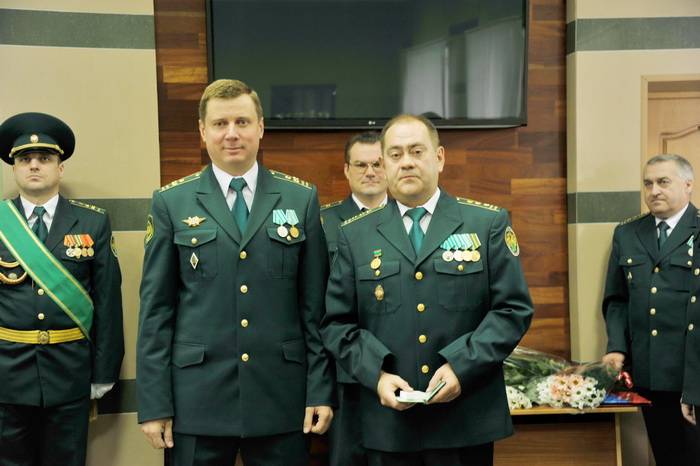 В Смоленской таможне приняли присягу и вручили награды