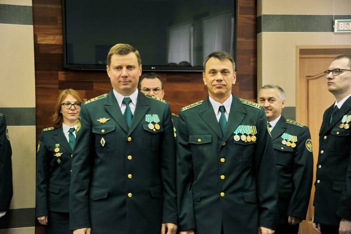 В Смоленской таможне приняли присягу и вручили награды