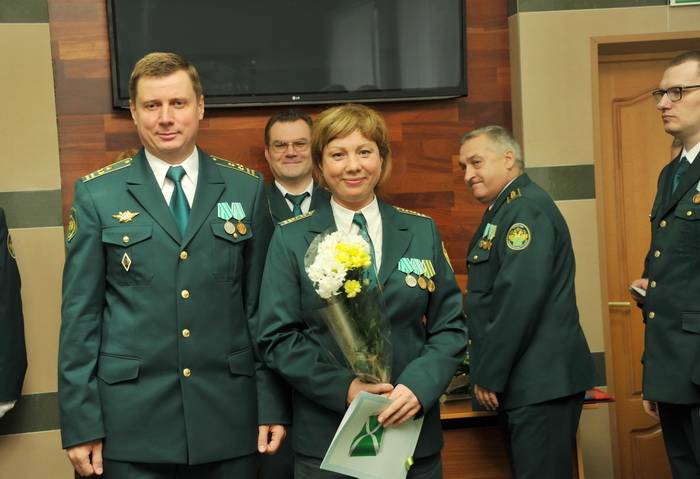 В Смоленской таможне приняли присягу и вручили награды