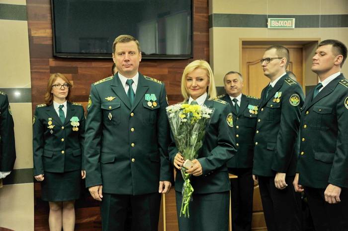 В Смоленской таможне приняли присягу и вручили награды